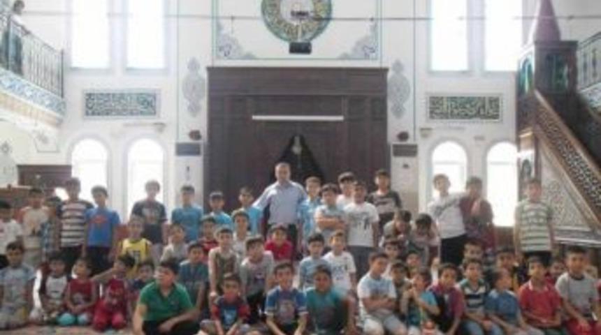 Gemlik&rsquo;te 4 Bin &Ccedil;ocuk Kur&rsquo;an-ı Kerim'le Buluştu