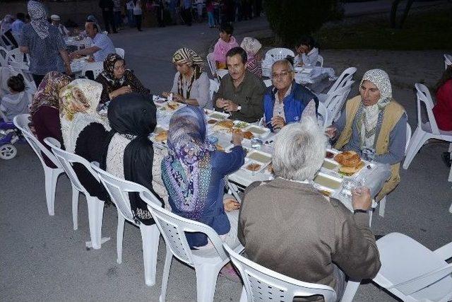 Zincirlikuyu'da İftar Yemeği