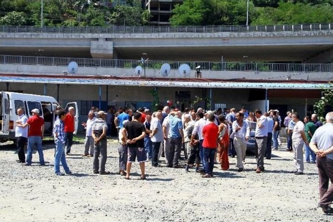 Barınaktaki Kul&uuml;belerin Yıkımı Ertelendi