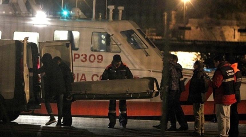 478 yolculu İtalyan feribotunda yangın