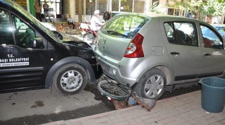 Adıyamanda Zincirleme Kaza: 1 Yaralı
