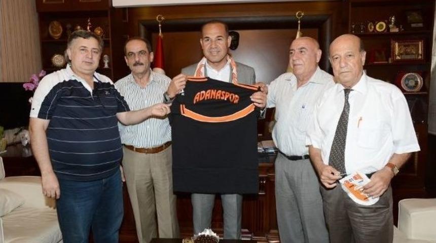 Başkan S&ouml;zl&uuml;&rsquo;ye Turuncu Beyaz Forma