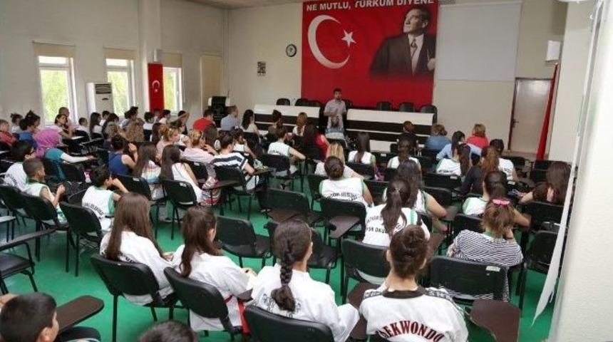 Şehitkamil&rsquo;de Uyuşturucu Ve Madde Bağımlılığı Semineri