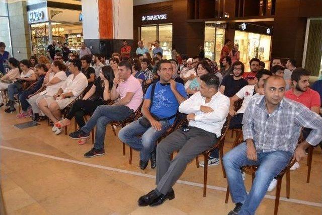 Sunay Akın Forum Kayseri’de Sevenleri İle Buluştu