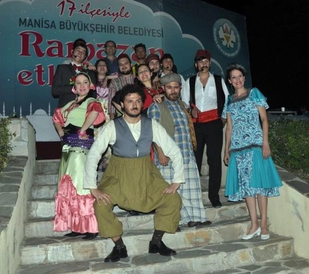 Şehir Tiyatrosu &ldquo;zeyno Ve Deyno&rdquo; Ortaoyunuyla Perde Dedi