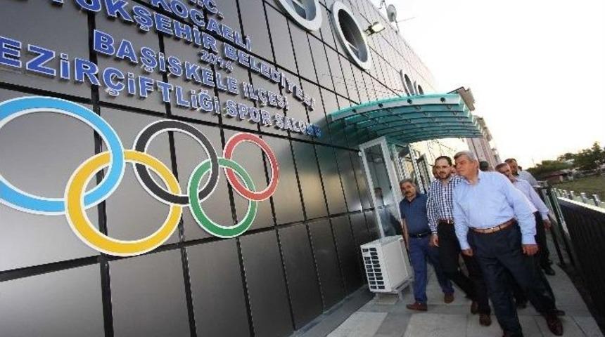 Vezir&ccedil;iftliği Spor Salonu Hizmete Girdi