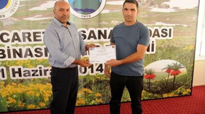 Girişimcilik Kursunu Tamamlayan 30 Kursiyere Sertifikaları Verildi