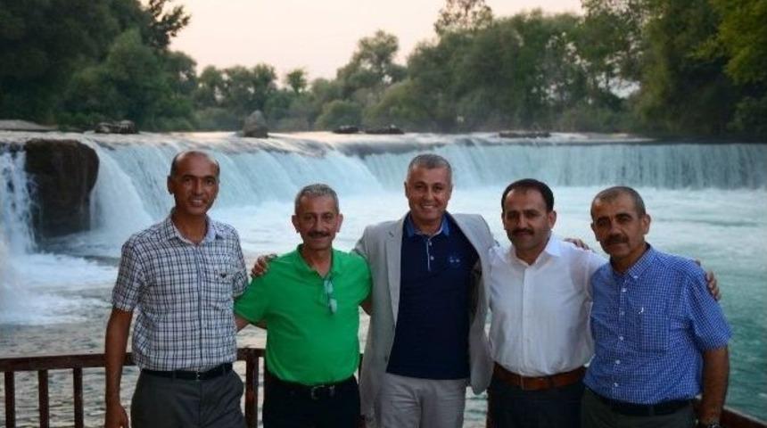 Başkan S&ouml;zen Muhtarlara İftarda Bir Araya Geldi Verdi