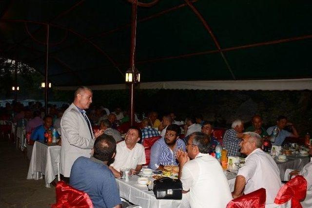 Başkan S&ouml;zen Muhtarlara İftarda Bir Araya Geldi Verdi 2