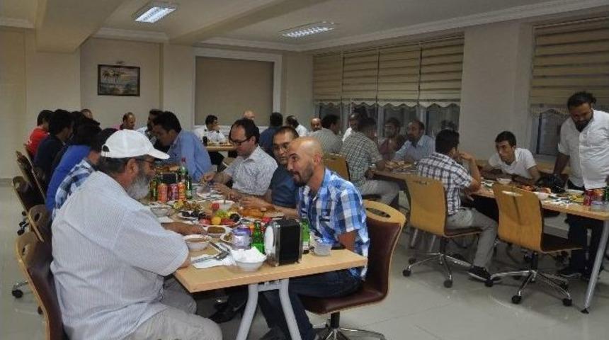 Yozgat&rsquo;ta Gazeteciler &Ouml;zel Ergin Koleji&rsquo;nin Verdiği İftar Yemeğinde Biraraya Geldi