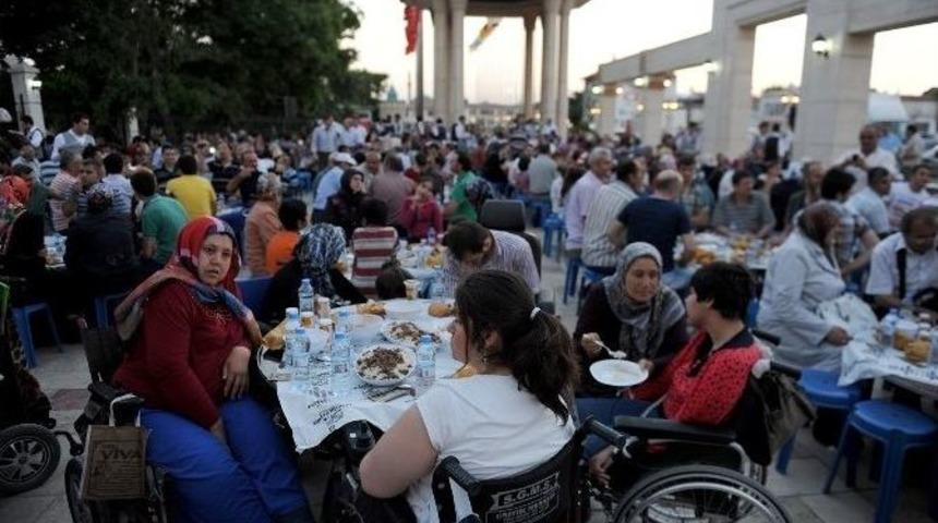 Engelli Dernekleri B&uuml;y&uuml;kşehir&rsquo;in İftarında Buluştu