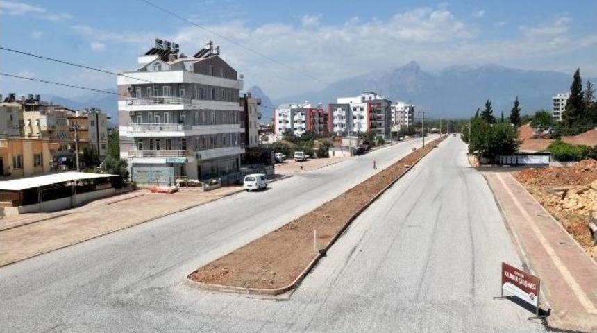 Kepez&rsquo;de Yol &Ccedil;alışmaları Devam Ediyor