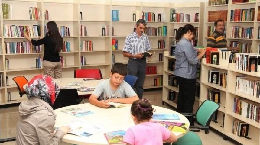 Sel&ccedil;uklu Belediyesi&rsquo;nden K&uuml;t&uuml;phaneye Davet