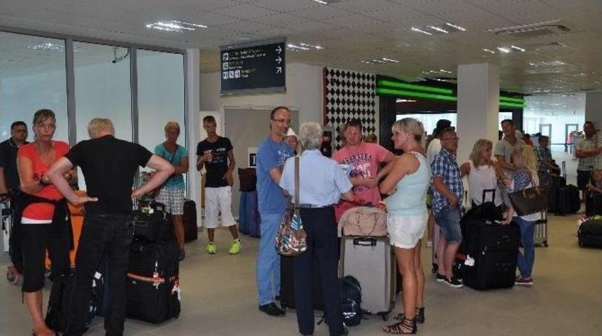 Gazipaşa Havalimanı&rsquo;na İsve&ccedil;li Tuıfly Nordic İlk Seferini D&uuml;zenledi