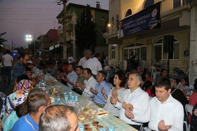 Başkan Zolan, Vatandaşlarla İftarda Bir Araya Geldi 1