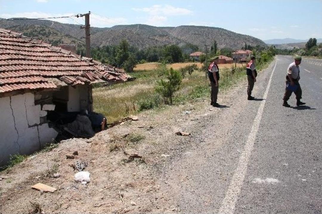 &Ccedil;ankırı'da Trafik Kazası: 2 &Ouml;l&uuml;