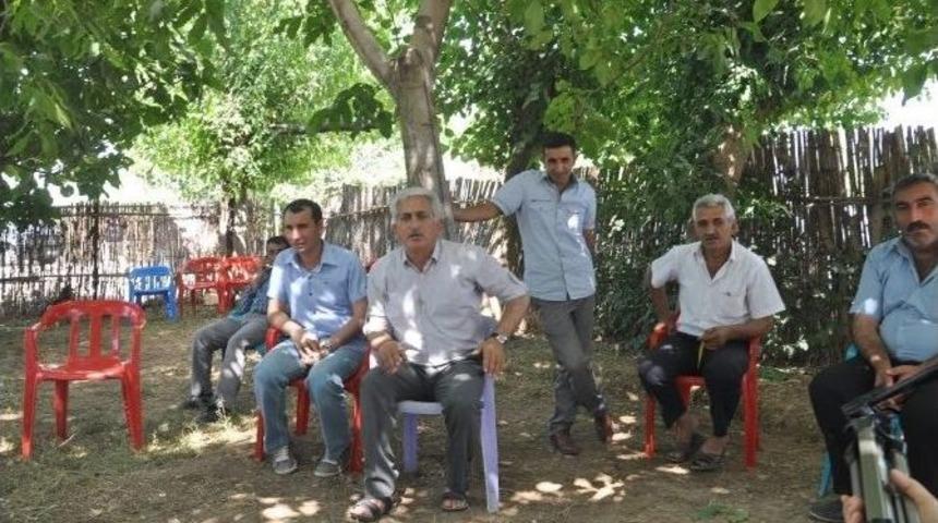 Serbest Bırakılan Şof&ouml;rlerin Aileleri &Ccedil;ocuklarını Bekliyor