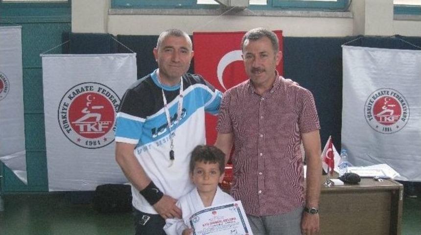 &Ccedil;orumlu Karatecilerin Kuşak Heyecanı