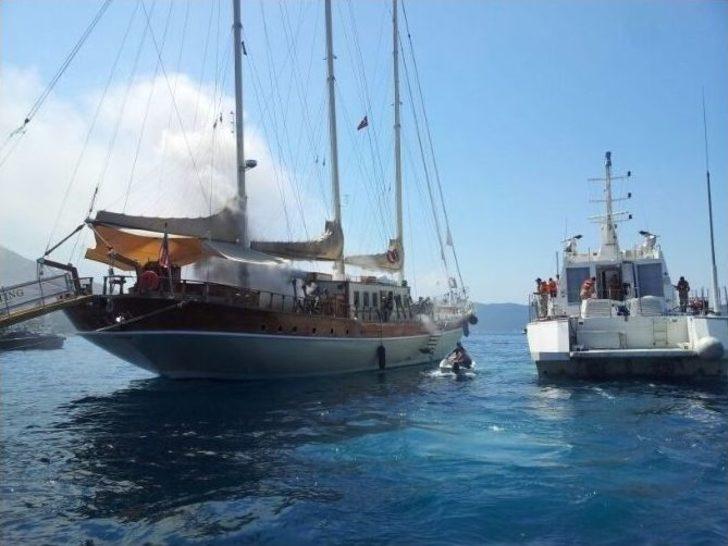 Sahil Güvenlik 10 Mülteciyi Kurtardı, Bir Yangına Müdahale Etti G5