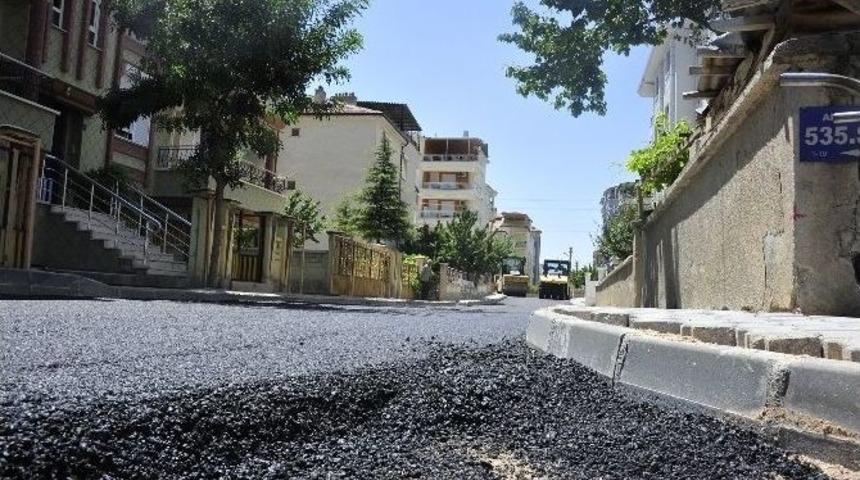 Karaman'da Asfalt Ve Kaldırım &Ccedil;alışmaları Devam Ediyor