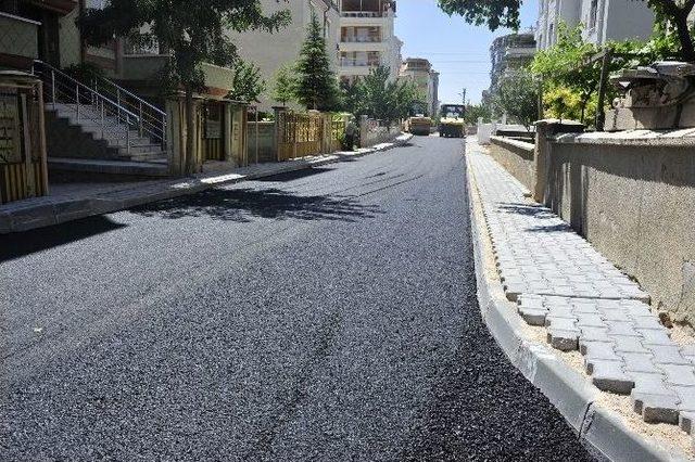 Karaman'da Asfalt Ve Kaldırım Çalışmaları Devam Ediyor