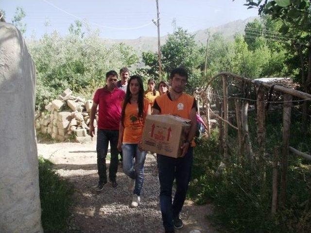 Gevaş&rsquo;ta İhtiya&ccedil; Sahibi Ailelere Yardım 1