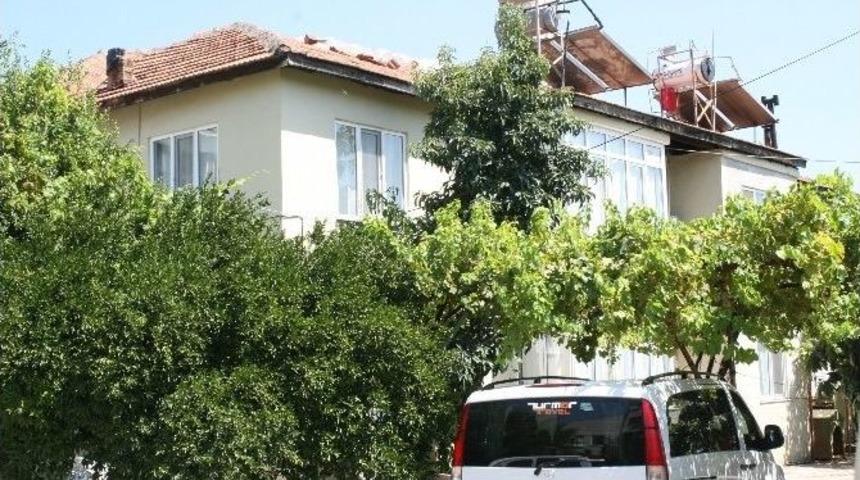 Balkonda Elektrik Akımına Kapılan Demirci Ustası Kurtarılamadı