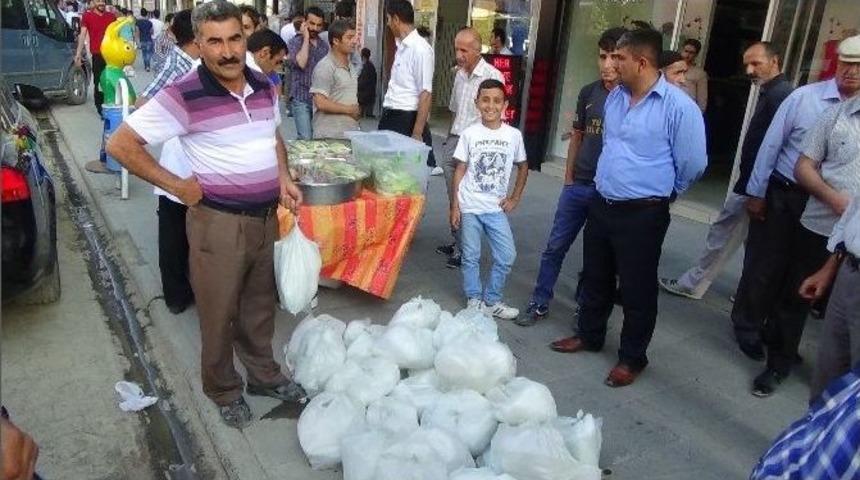 Hakkari&rsquo;de Kar Satışına B&uuml;y&uuml;k Rağbet