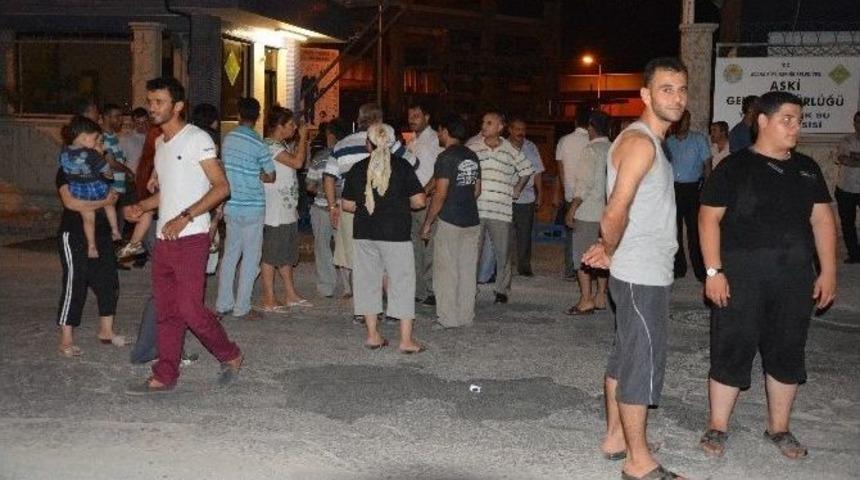 Mahalle Sakinleri Atık Su Tesisinden Gelen Kokuya Tepki G&ouml;sterdi
