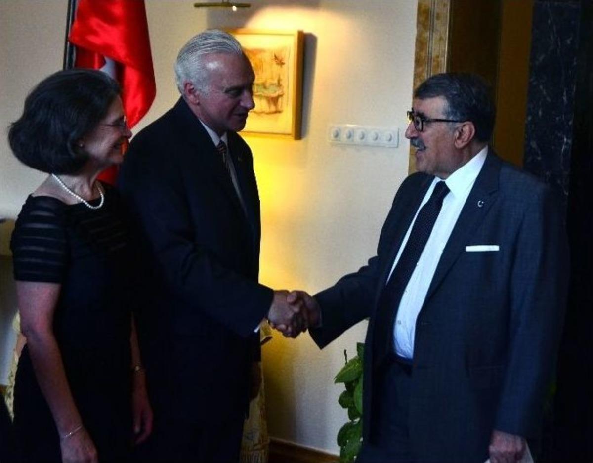 Amerikan Bağımsızlık G&uuml;n&uuml; Resepsiyonu