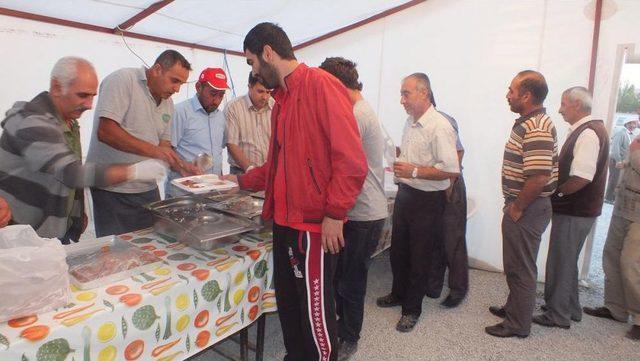 Başkan Göçgün, Orucunu Iftar Çadırında Açtı