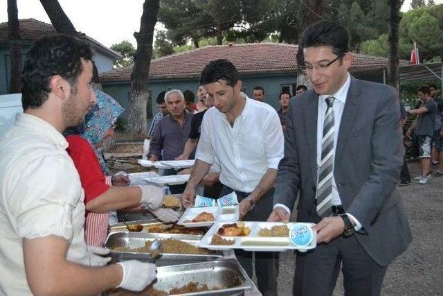 Kaymakam Hakyemez Orucunu İftar Çadırında Açtı