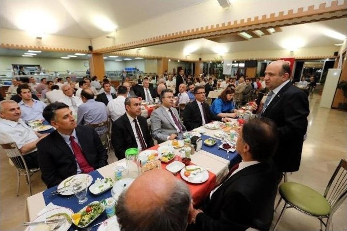 Bakan Işık, Bakanlık &Ccedil;alışanlarıyla İftar Yaptı
