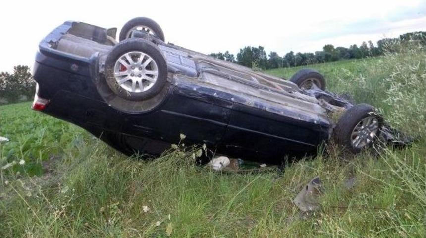 Edirne&rsquo;de Otomobil Tarlaya U&ccedil;tu Ve Takla Attı