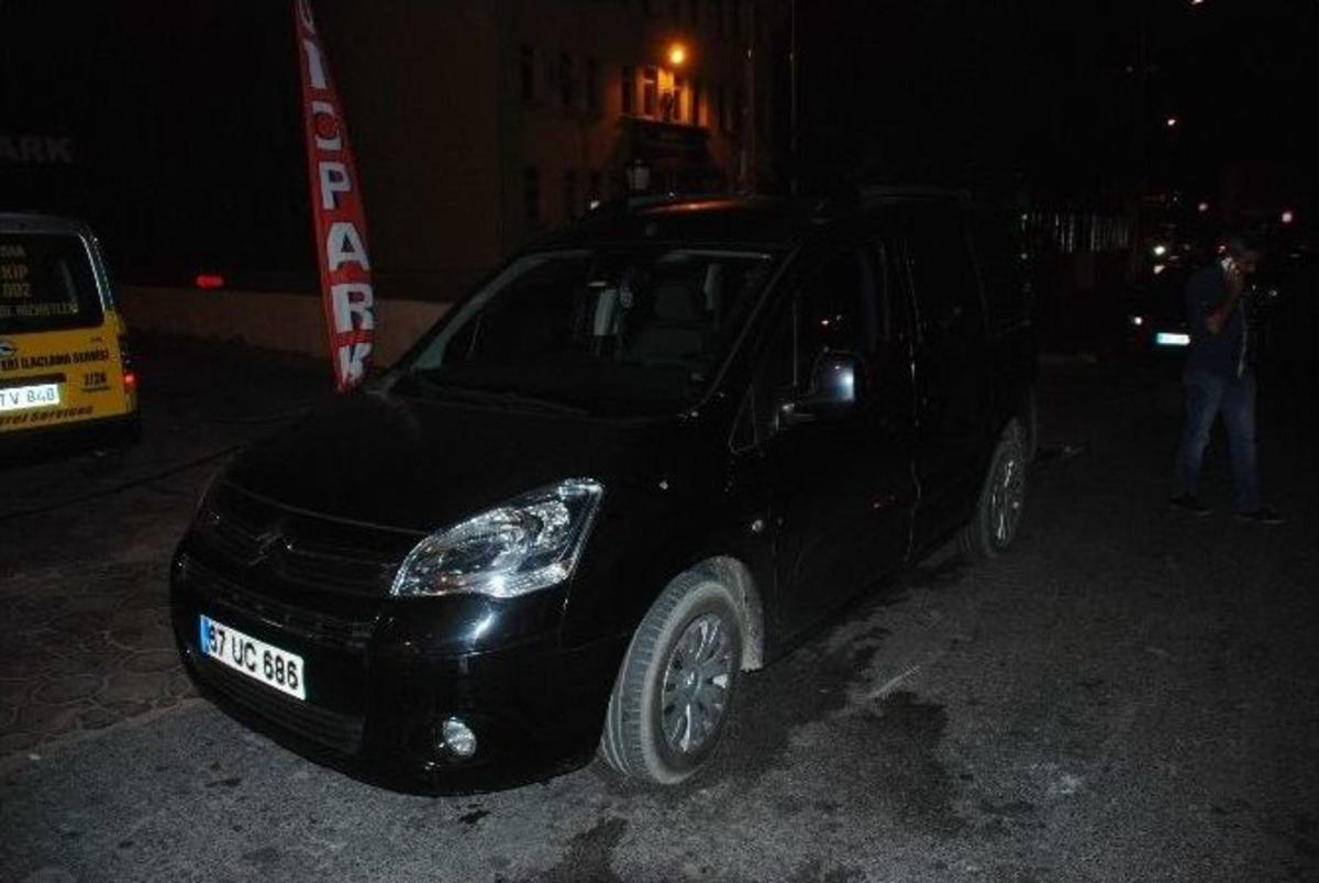 Kızgın Enişte Kayınbiraderinin Aracına Kurşun Yağdırdı