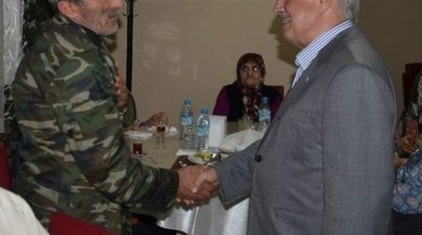 Edirne Huzur Evi, Şehit Ve Gazi Ailelerine İftar Yemeği D&uuml;zenledi