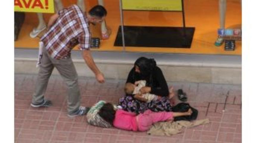 Savaştan Kaçıp Van’da Dileniyorlar