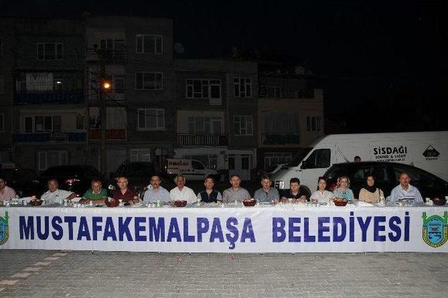 Mustafakemalpaşa Belediyesi'nden İlk Sokak İftarı