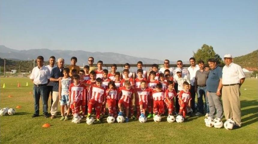 Demre'de Antalyaspor Futbol Okulu A&ccedil;ıldı