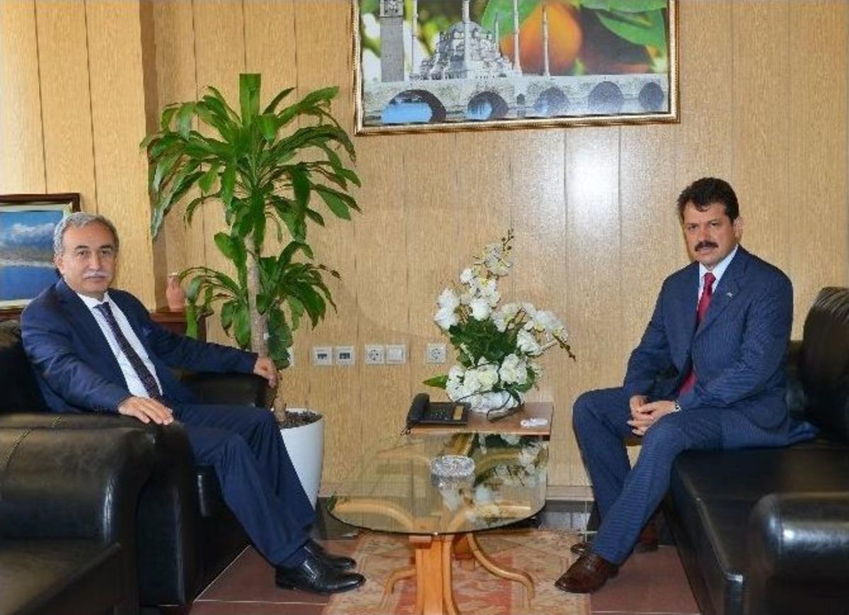 Vali B&uuml;y&uuml;k&rsquo;ten İade-i Ziyaretler