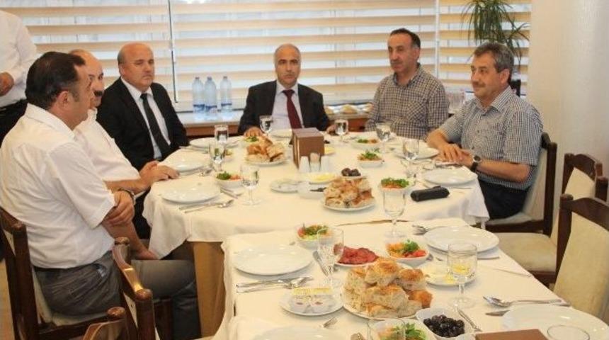 İl Genel Meclisi &Uuml;yeleri İftarda Buluştu