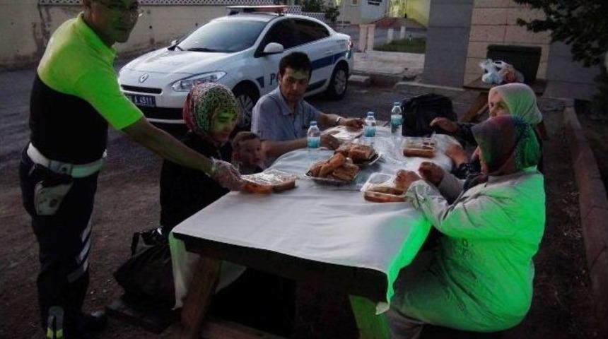 Yozgat’ta Sürücüler Ceza İçin Değil İftar İçin Durduruldu