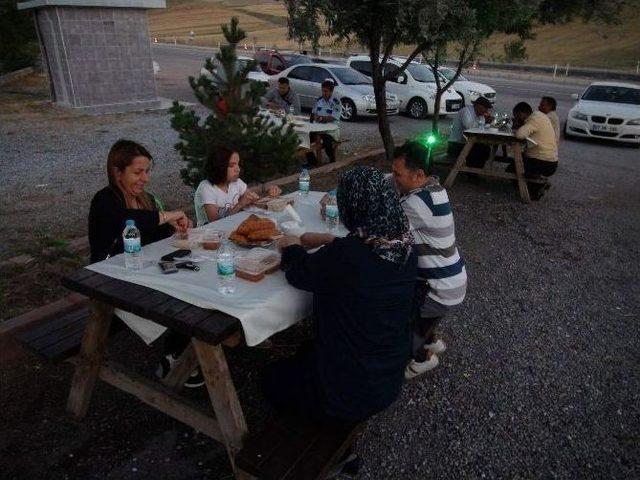 Yozgat’ta Sürücüler Ceza İçin Değil İftar İçin Durduruldu