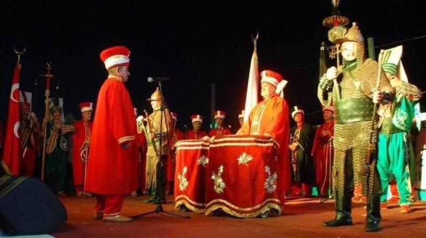 Mehteran Eşliğinde İftar Sofrası Kuruldu