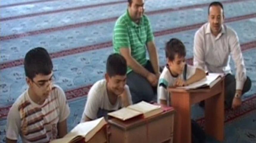&Ccedil;ocukların Cami Mesaisi