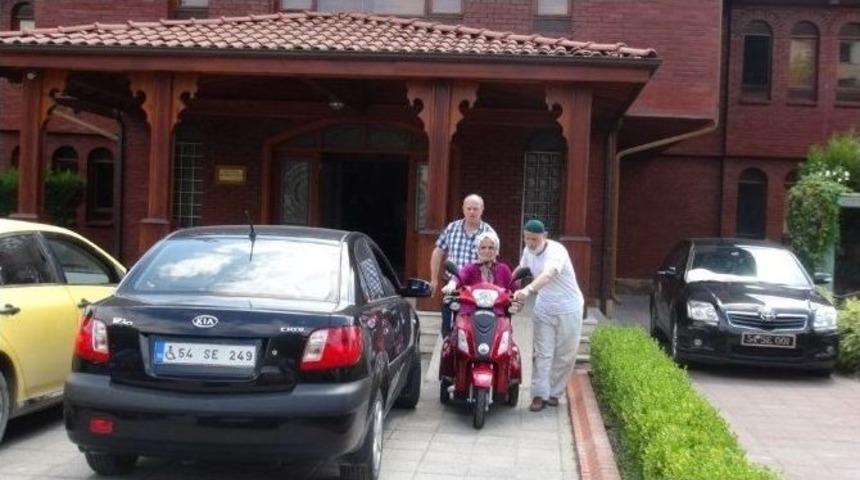 Başkan Yılmazer Bayram &Ouml;ncesi Engellileri Sevindirdi