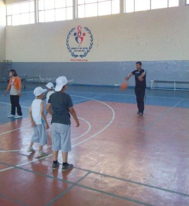 Ahlat'ta Yaz Spor Okulları Açıldı