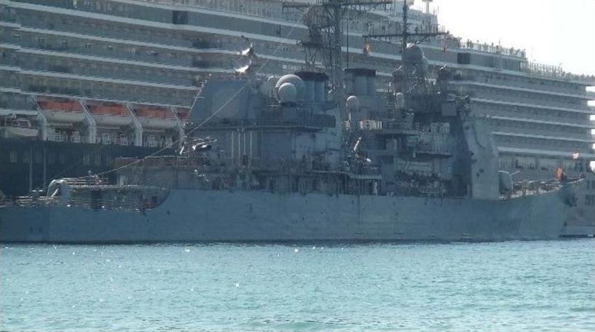 Abd Askeri Gemisi Kuşadası&rsquo;nda