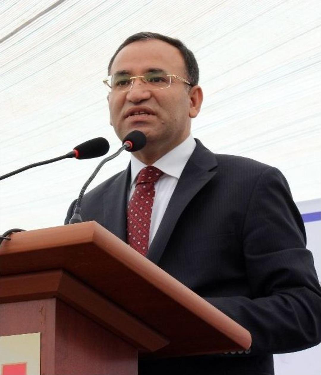 Bakan Bozdağ&rsquo;dan 'hukuk' Uyarısı