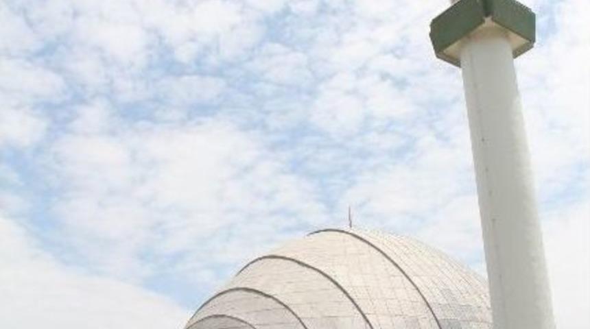 Ramazan&rsquo;ın İlk Cumasında Camiler Dolup Taştı